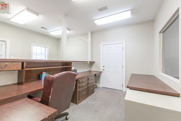 Office For Lease: 4414 Brainerd Rd, Chattanooga, TN 37411